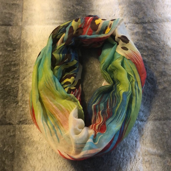 mix&co Accessories - Beautiful infinity scarf! NWOT